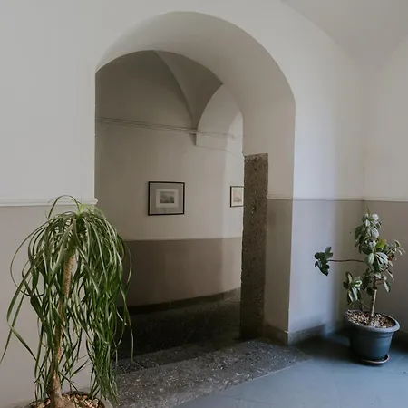 Guest house La Bella Luxury And Travel Solution *