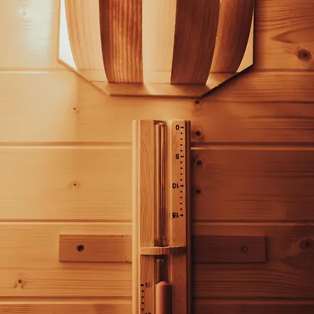 Konukevi La Bella Luxury And Travel Solution 4*