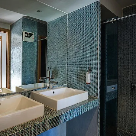 La Bella Luxury And Travel Solution בית הארחה *